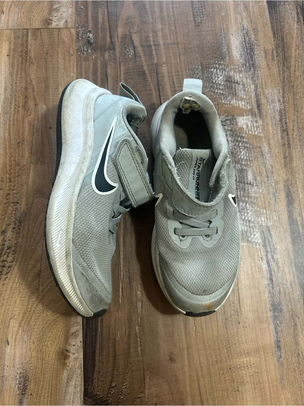10 Pairs of shoes 9c-12c